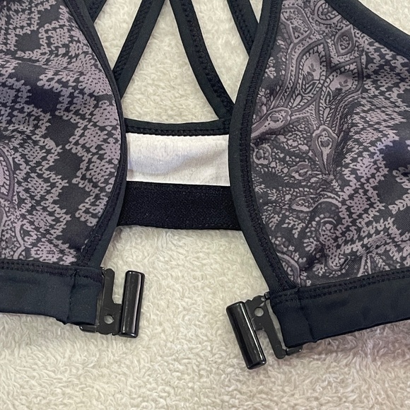 Sports Bras and Leggings Bundle Size XS - Picture 4 of 15